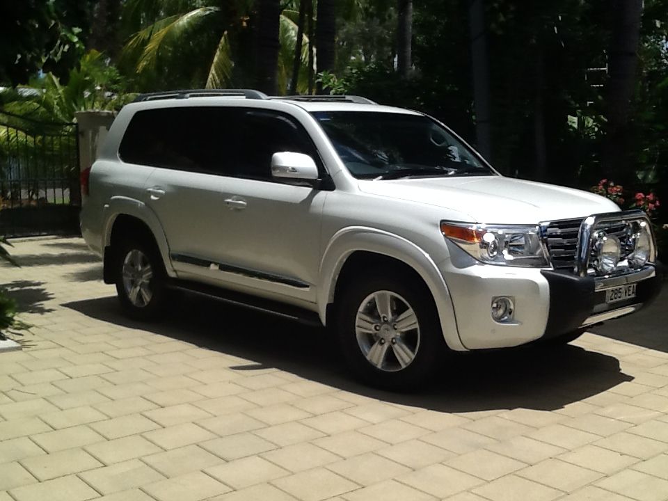 Toyota Land Cruiser Bushwacker "OE" Style Fender Flares set of 4